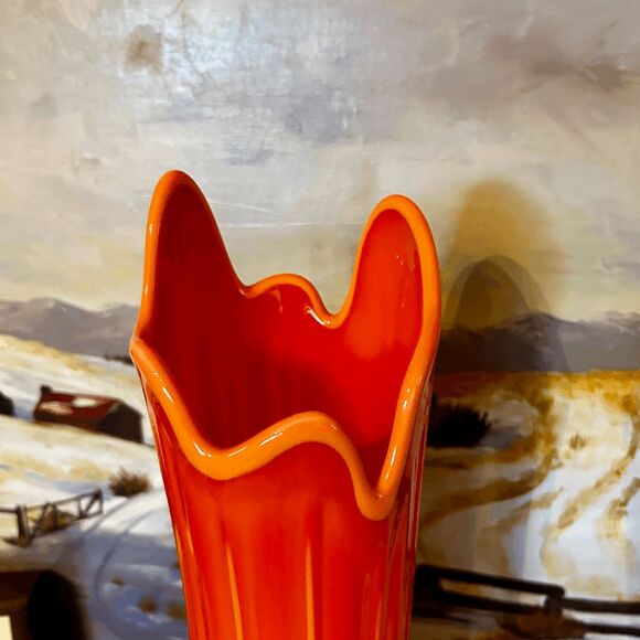 LE Smith Bittersweet Simplicity MCM Ribbed Swung Vase - Picture 4 of 5